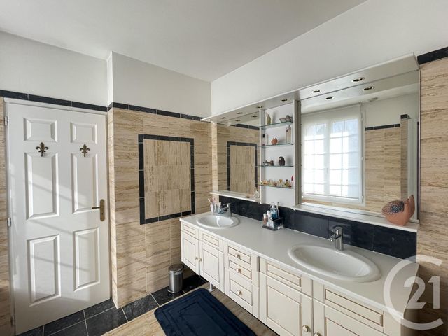 maison à vendre - 9 pièces - 232.18 m2 - ST REMY LES CHEVREUSE - 78 - ILE-DE-FRANCE - Century 21 Vallée De Chevreuse