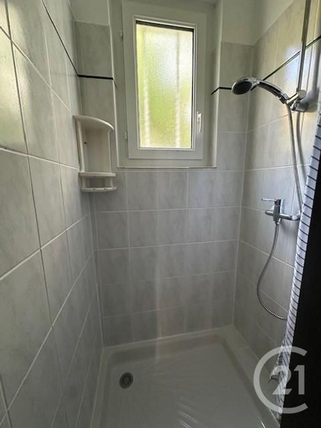 Afficher la photo en grand Appartement F1 à vendre - 1 pièce - 24.0 m2 - ST REMY LES CHEVREUSE - 78 - ILE-DE-FRANCE - Century 21 Vallée De Chevreuse