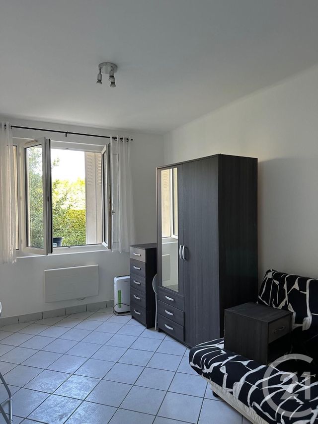Afficher la photo en grand Appartement F1 à vendre - 1 pièce - 24.0 m2 - ST REMY LES CHEVREUSE - 78 - ILE-DE-FRANCE - Century 21 Vallée De Chevreuse